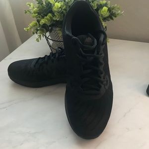 Nike Women’s In Season Running Shoes, Size 8-Black